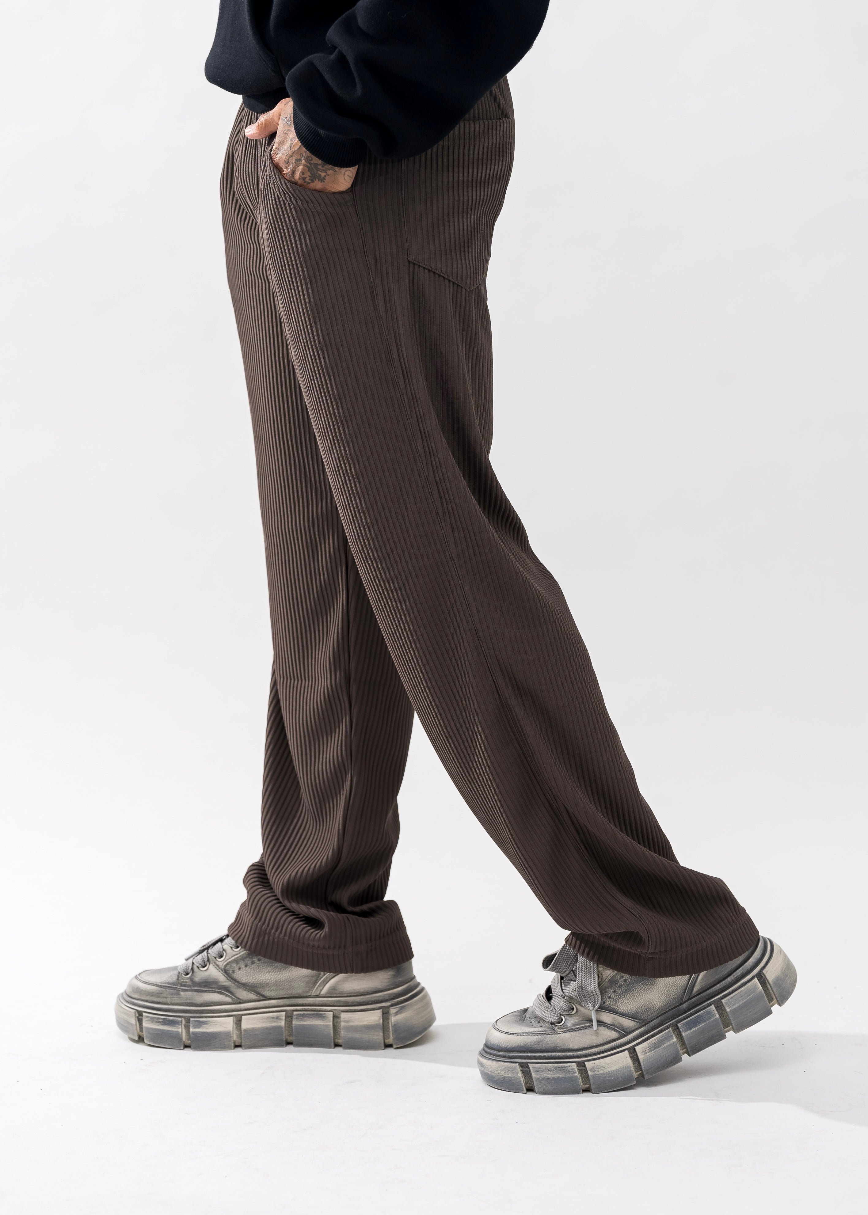 Brown Light Pleated Pant